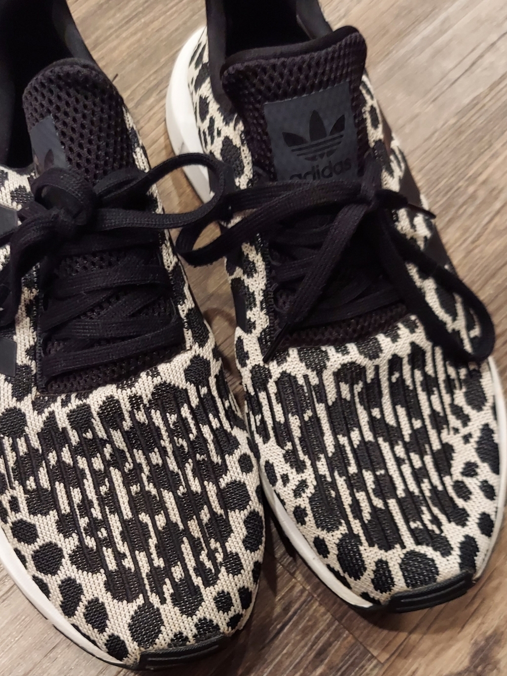 Adidas Women’s LEOPARD Run Swift